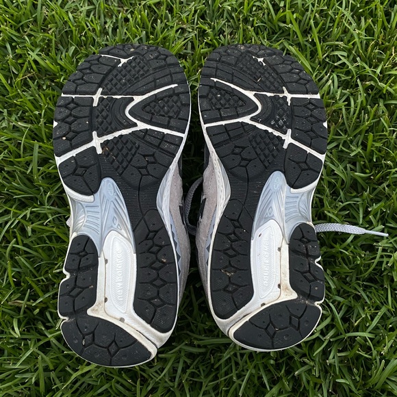 BAPE x New Balance 2002R Grey - Picture 5 of 7